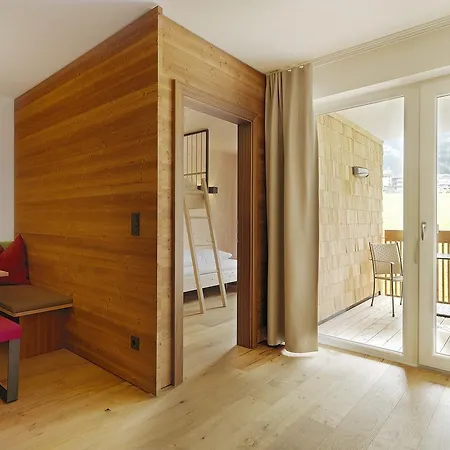 Alpina Zillertal . Family Lifestyle Kinderhotel 4* Fügen