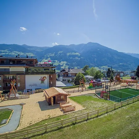 Alpina Zillertal . Family Lifestyle Hotel 4*