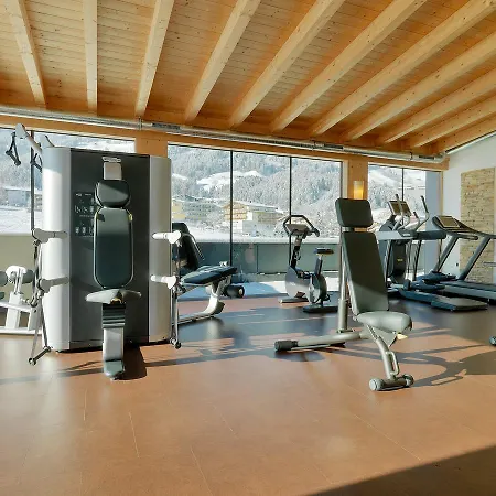 Alpina Zillertal . Family Lifestyle