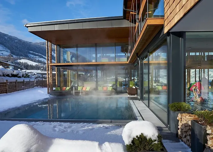 Ξενοδοχείο Alpina Zillertal . Family Lifestyle Fügen
