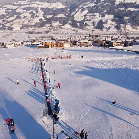 Otel Alpina Zillertal . Family Lifestyle Kinderhotel 4*