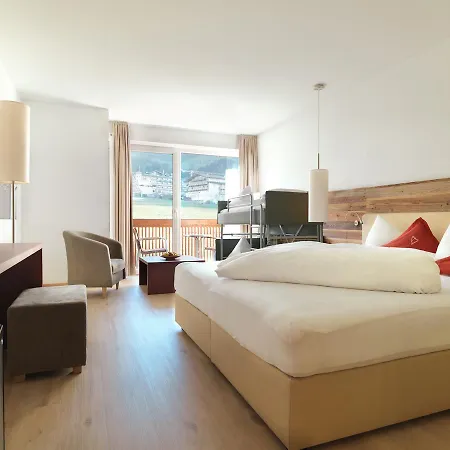 Alpina Zillertal . Family Lifestyle Kinderhotel 4*