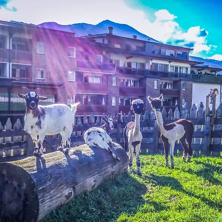 Otel Alpina Zillertal . Family Lifestyle Kinderhotel 4*