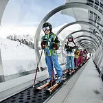 Alpina Zillertal . Family Lifestyle 푸겐