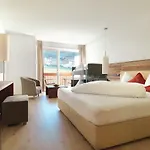 Alpina Zillertal . Family Lifestyle 4*