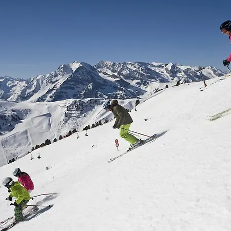 Alpina Zillertal . Family Lifestyle Kinderhotel 4*