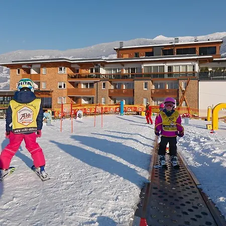 Alpina Zillertal . Family Lifestyle מלון 4*