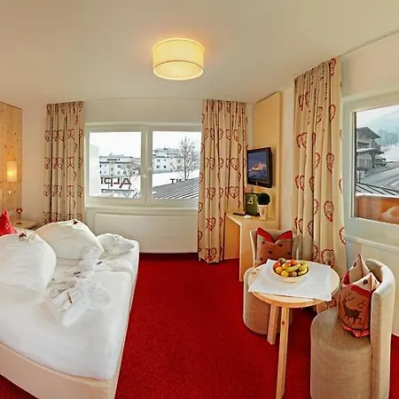 Alpina Zillertal . Family Lifestyle Kinderhotel 4* Fuegen