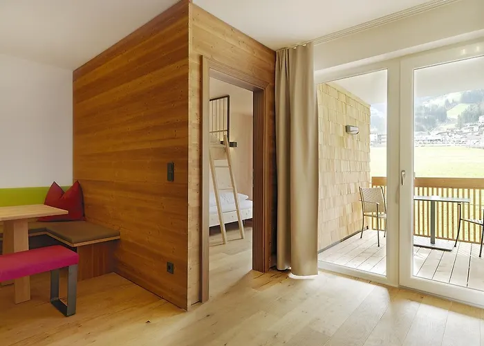 Alpina Zillertal . Family Lifestyle 4* Fügen