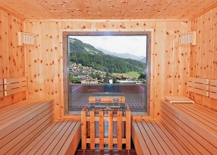 Alpina Zillertal . Family Lifestyle 4* Fügen